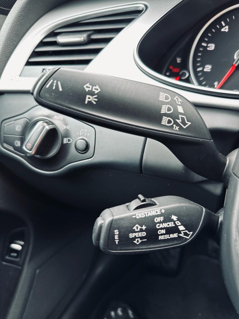 Audi A4 S-Line / Bi-Xenon Adaptive / DayLIght LED / Fab.-05/2015 / 1.8 Benzina / 120 Cp / Euro 5 / Posibilitate Rate / GARANTIE 1 AN