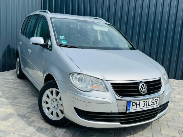 VOLKSWAGEN TOURAN / 1.9 DIESEL 105CP / FAB 06.2007 / EURO 4 / INMATRICULATA / Posibilitate Rate / BuyBack / Garantie 1 AN