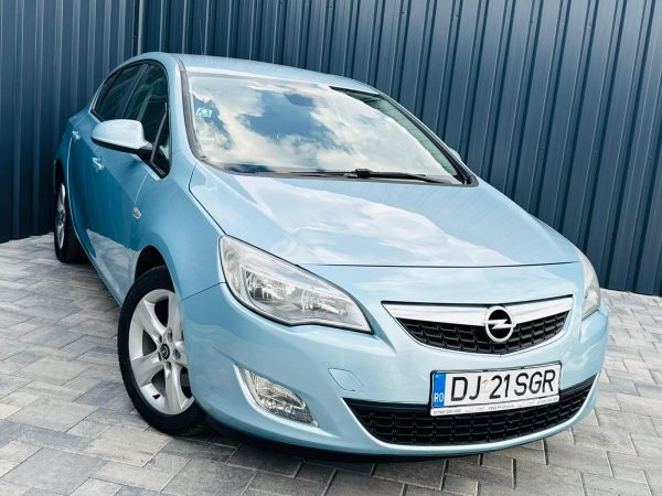 OPEL ASTRA J / 1.7 DIESEL 110CP / FAB 01.2010 / EURO 5 / INMATRICULATA / Posibilitate Rate / BuyBack / GARANTIE 1 AN