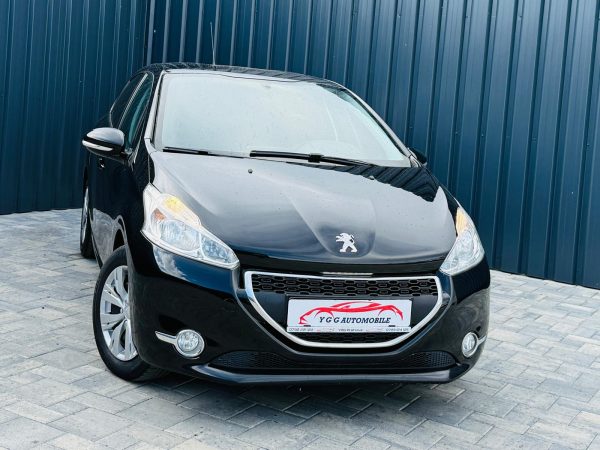 PEUGEOT 208/ 1.2 BENZINA 82CP / FAB 04-2014 / EURO 5 / Posibilitate Rate / BuyBack / GARANTIE 1 AN