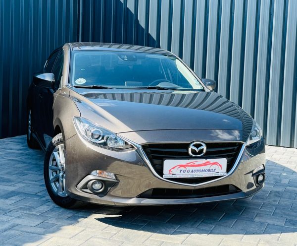 MAZDA 3 Skyactiv / 51.508 KM / 1.5 Benzina 101 CP / FAB 03.2015 / EURO 5 / Posibilitate Rate / BuyBack / Garantie 1 AN