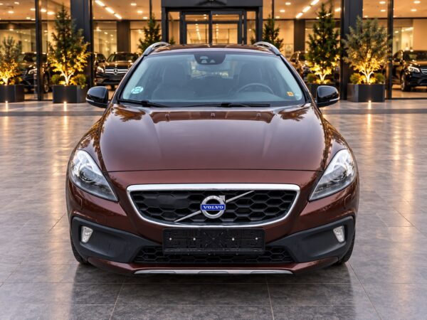CURAND IN STOC VOLVO V40 CROSS COUNTRY / 2.0 DIESEL 190 CP / FAB 06-2015 /CURAND IN STOC!